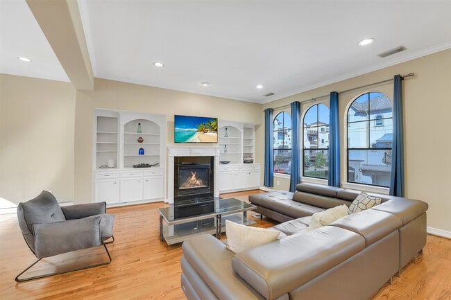 Building Photo - 1429 Utah St