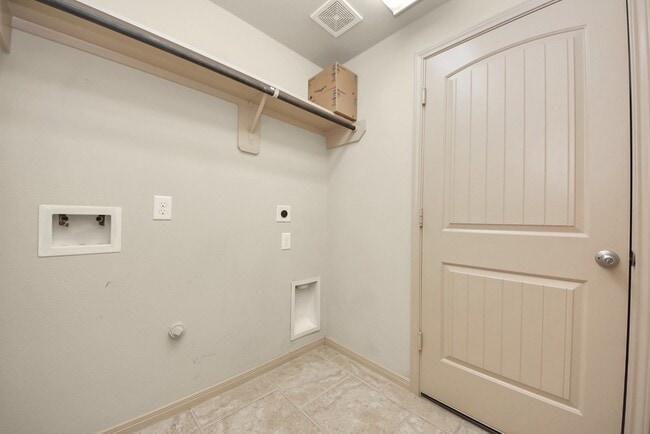 Building Photo - 3223 Aegean Dr