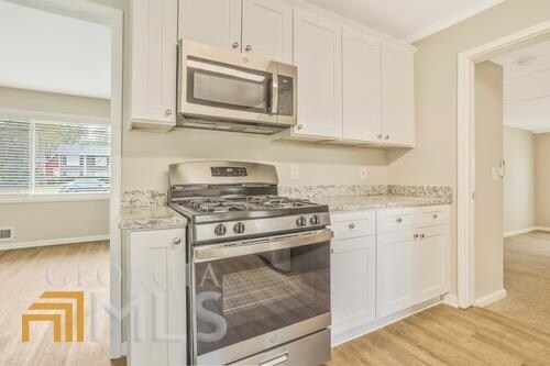 Building Photo - 1758 Poinsettia Dr