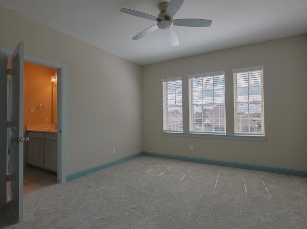 Building Photo - 5823 Ash Vly Dr