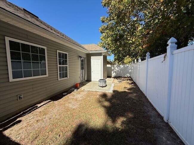 Building Photo - 5026 Greyfield Pl N