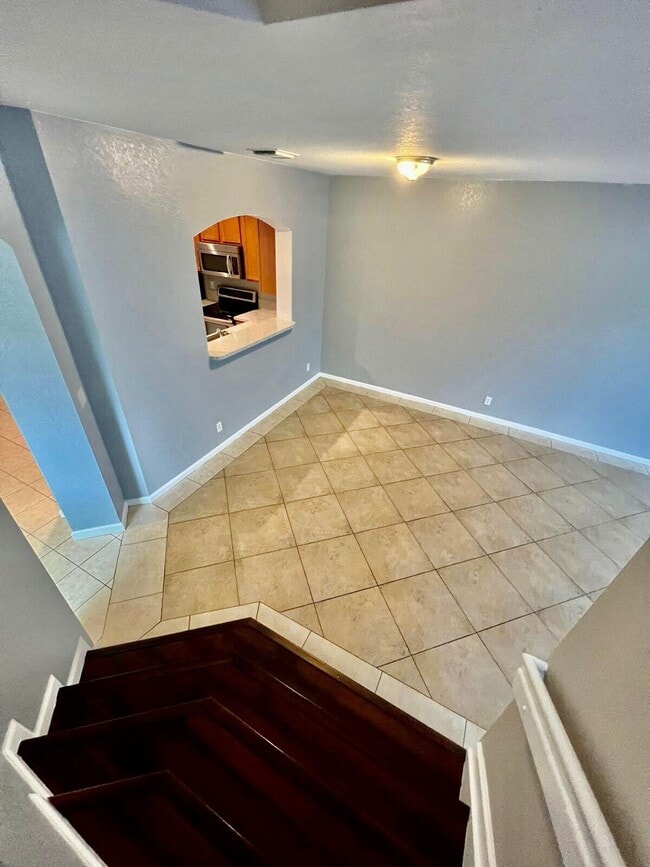 Building Photo - 2072 Oakhurst Way