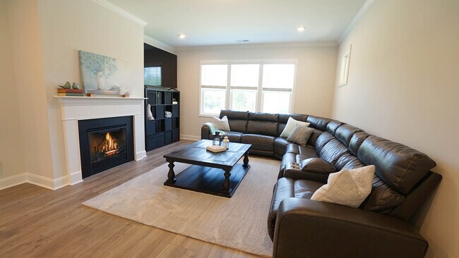 Building Photo - 329 Sparrow Rdg Dr