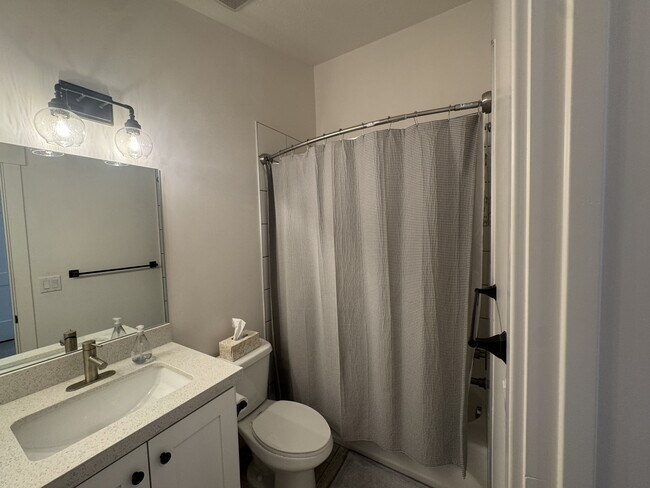 Building Photo - 1137 520 W