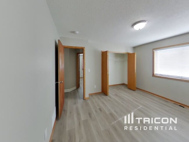 Building Photo - 9996 Park Pl Dr