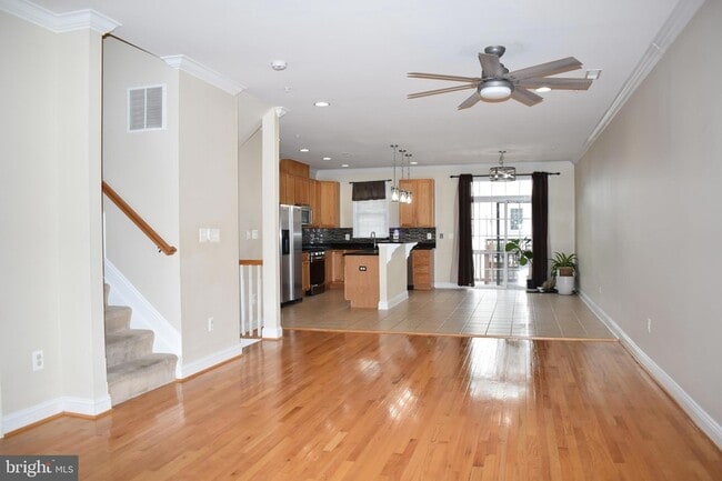 Building Photo - 324 Scott St