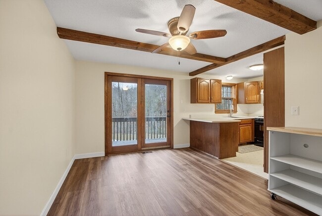 Building Photo - A 11 Scotty Hollow Dr