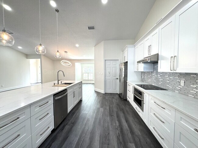 Building Photo - 9943 Bay Vista Estates Blvd