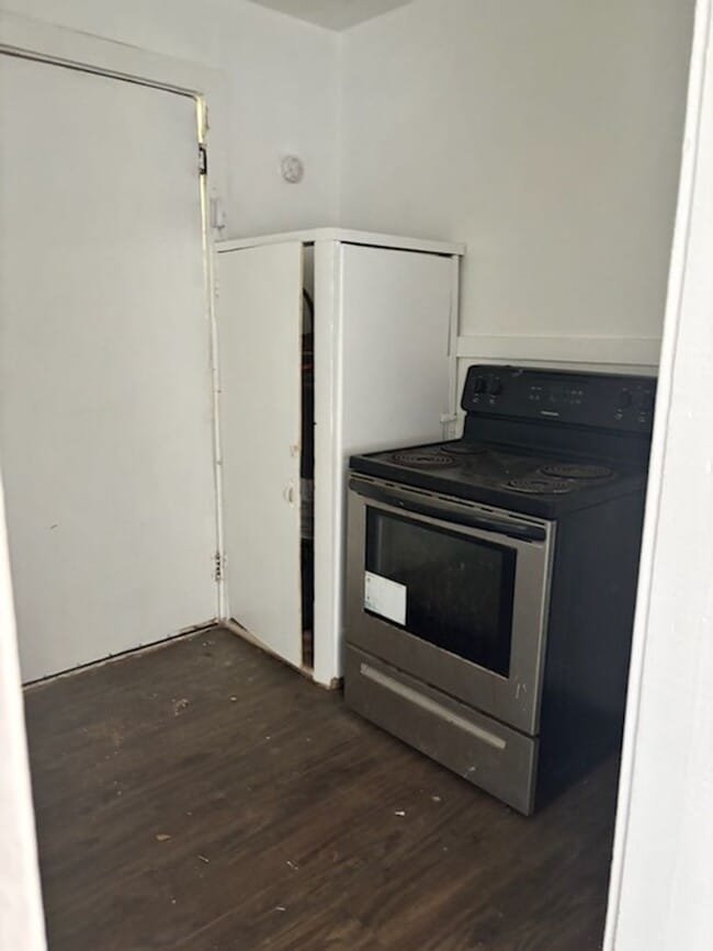 Building Photo - 320 Heloise St