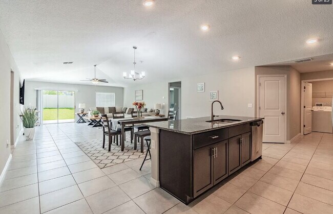Building Photo - "Discover Spacious Comfort: 4-Bed, 2-Bath Gem in Riverview!"