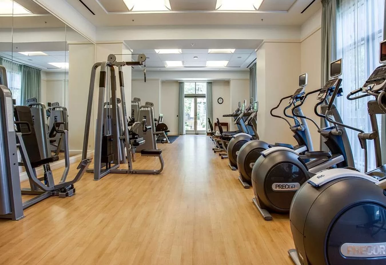 Building Photo - 2555 N Pearl St