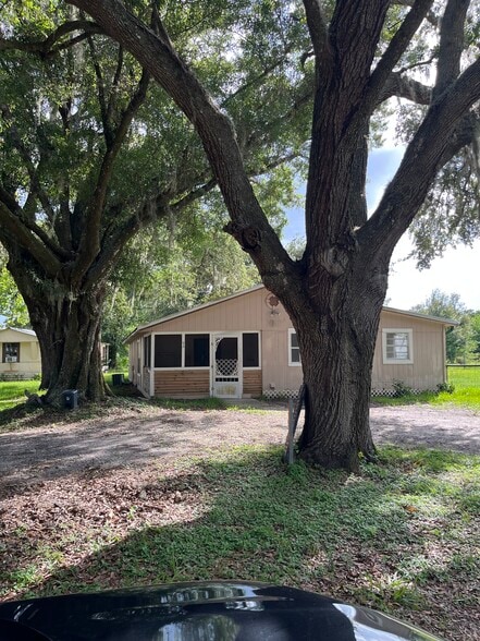 Building Photo - 607 Honeyfarm Ln