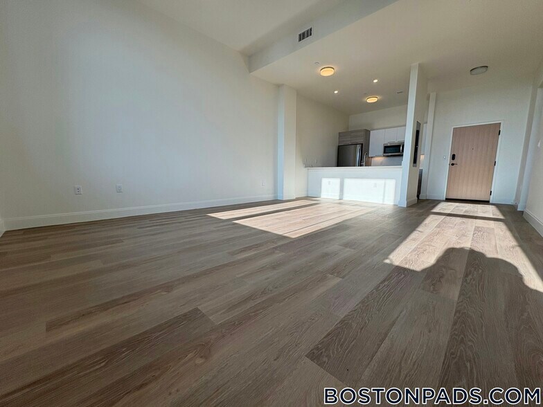 Building Photo - 1079 Commonwealth Ave