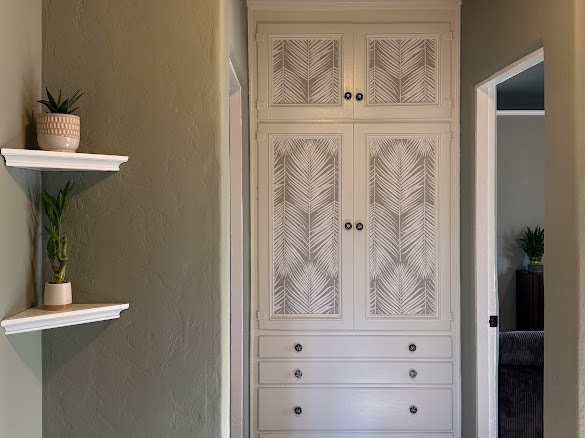 Stocked linen closet - 1442 S Burnside Ave