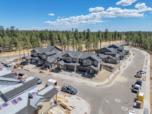 Building Photo - Gorgeous Flagstaff Property