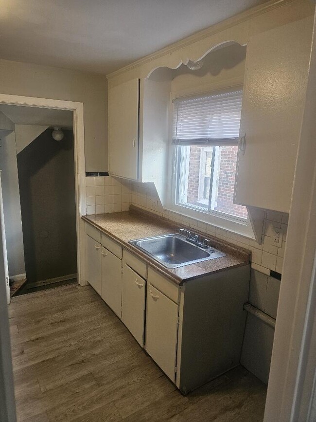 Building Photo - 19986 Mitchell St