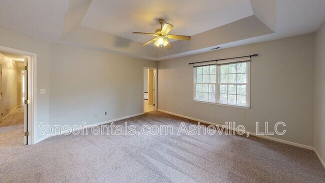 Building Photo - 15 Collenwood Rd