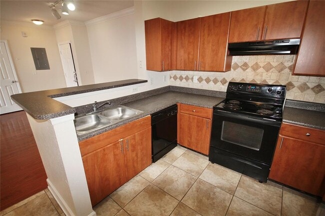 Building Photo - 204 E South St