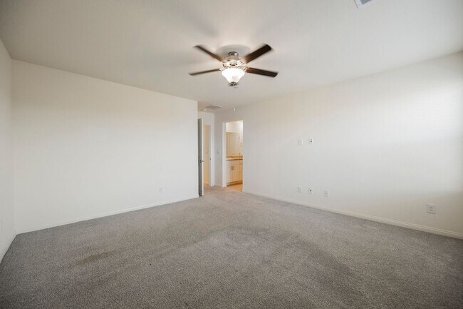 Building Photo - 402 Larksong Ave