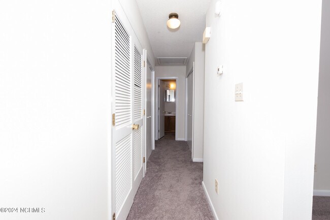Building Photo - 111 Cherrywood Ct