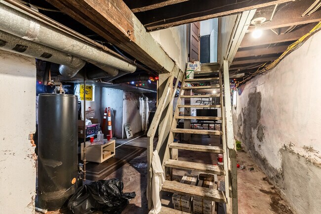 Building Photo - 208 Bosley St