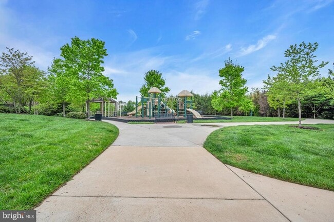 Building Photo - 21600 Romans Dr