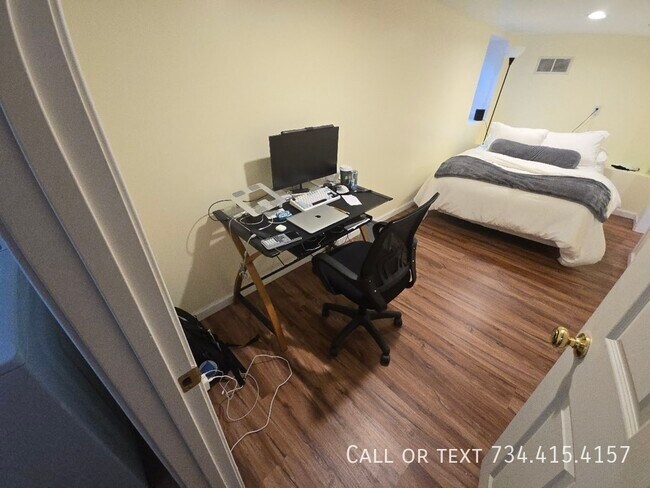 Building Photo - 430 S 4th Ave