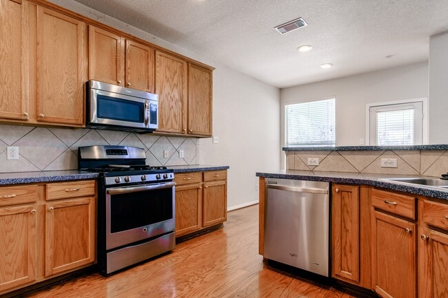 Building Photo - 2918 Five Oaks Dr