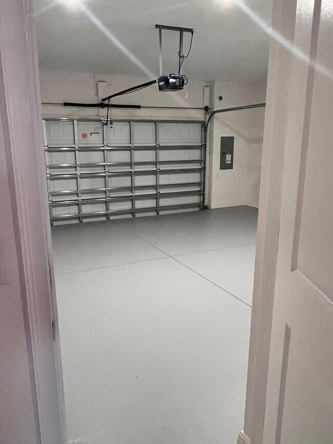 Building Photo - 4847 Cross Pr Pkwy