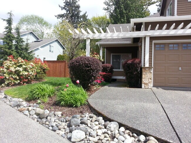 Building Photo - 214 195th Pl SW
