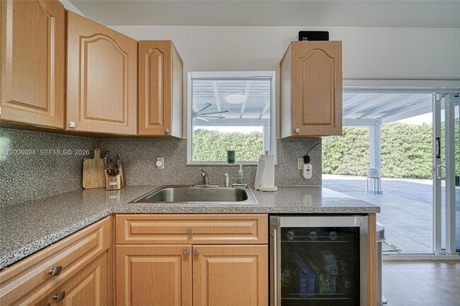 Building Photo - 10600 SW 80th Ct