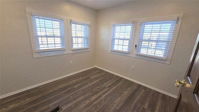 Building Photo - 1355 Flamingo Dr