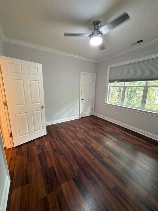 Building Photo - T.R. Lawing Realty Property