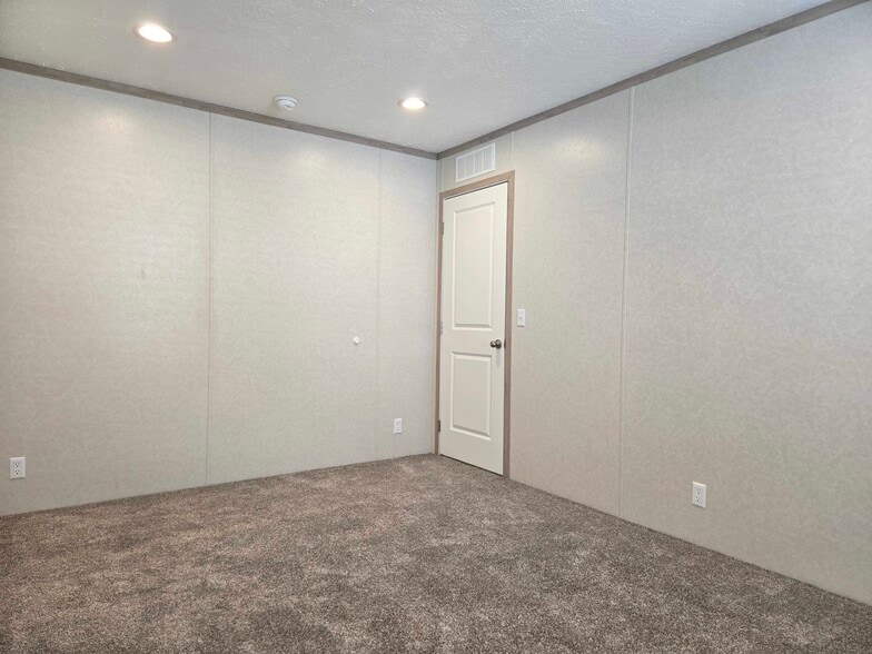 Building Photo - 52792 S Zacharias Ct