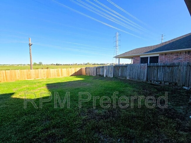 Building Photo - 6034 Hyacinth Path Way