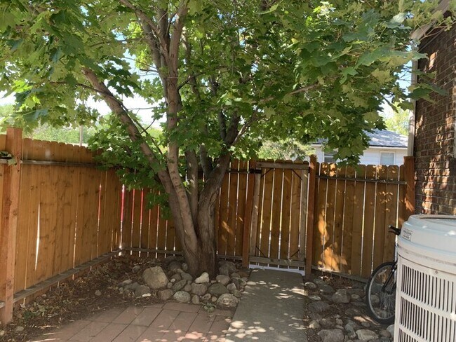 Building Photo - Nice 3 Bedroom 1 Bath