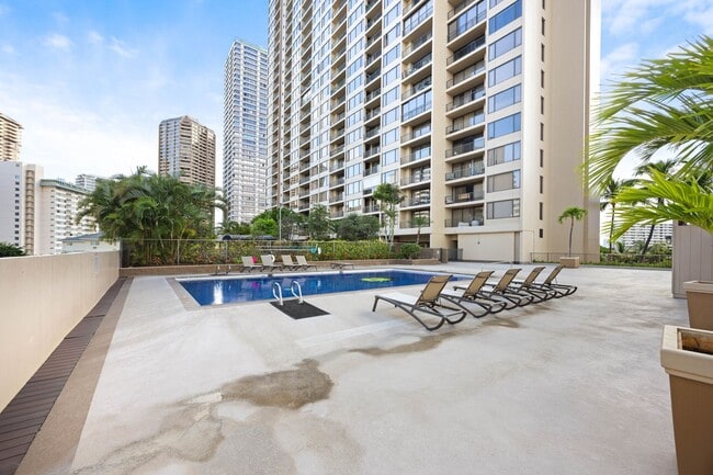 Building Photo - Luxury Waikiki Living with Panoramic Ocean & Sunset Views