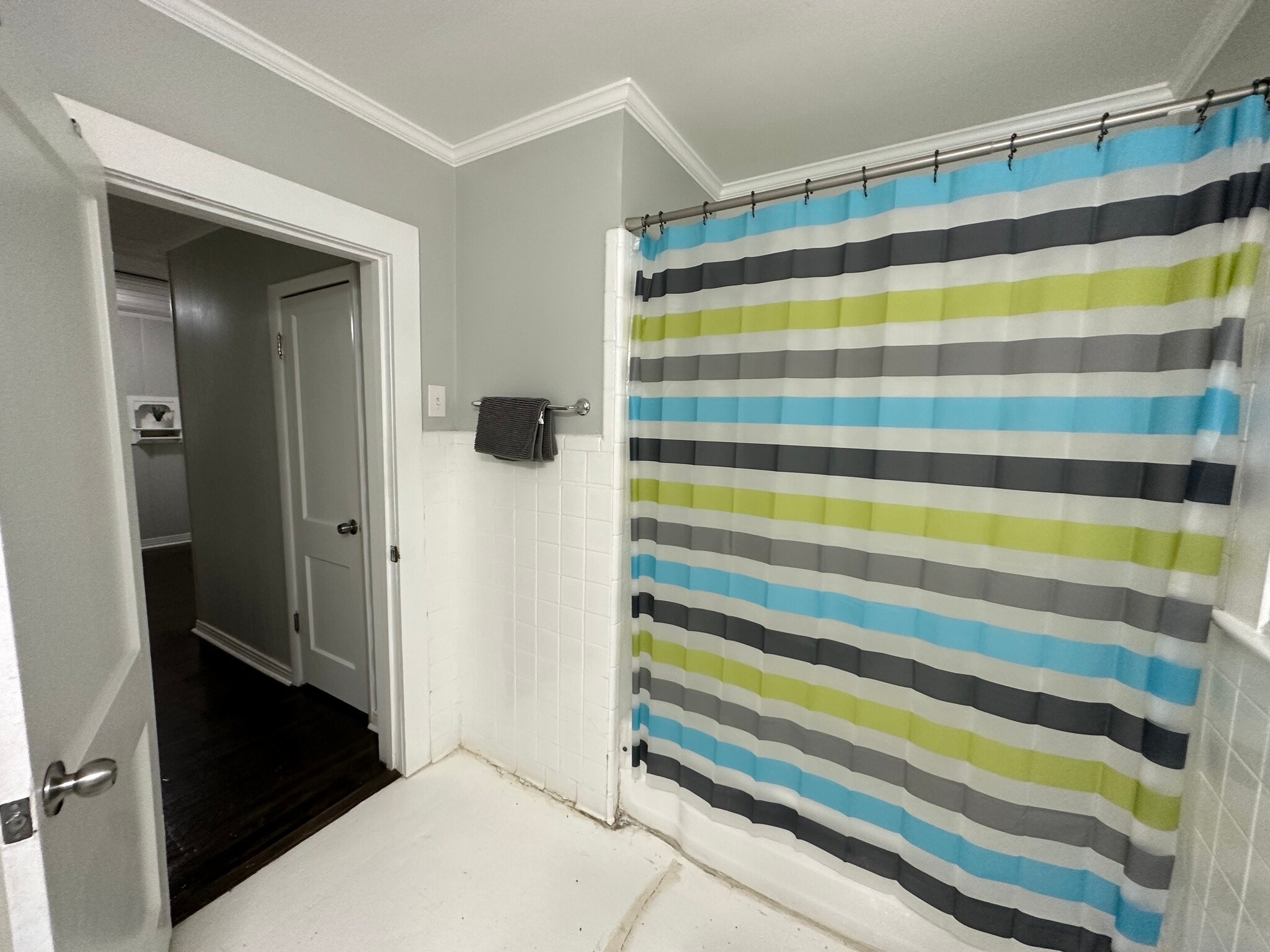 Building Photo - 505 Ward Ave NE