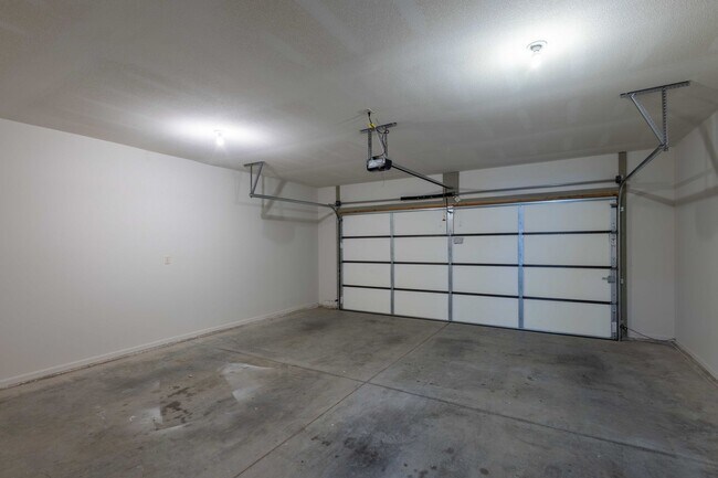 Building Photo - 2944 W Swallow St