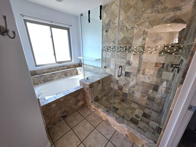 Building Photo - Gorgeous Santee Home, no expense spared!