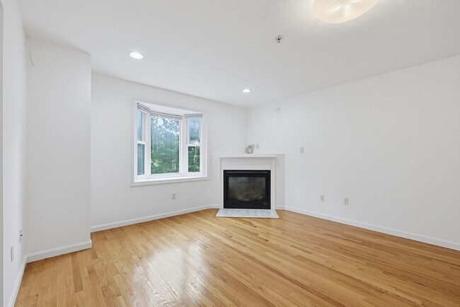 Building Photo - 3103 Maple Brook Rd