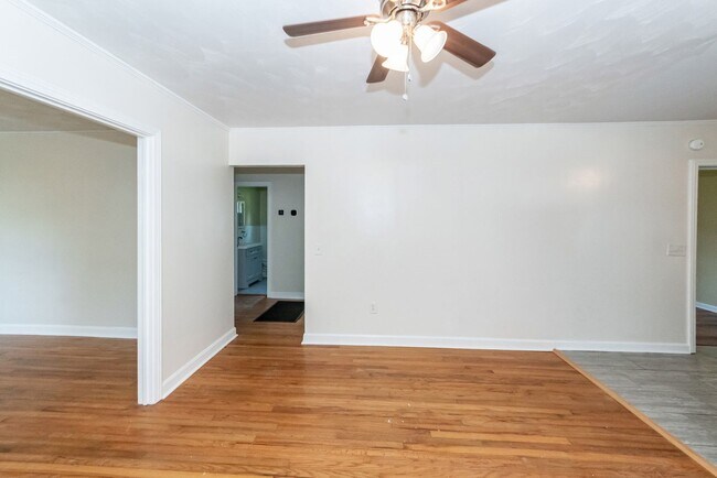 Building Photo - 2139 Pierpont Ave