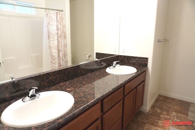 Building Photo - Beautiful Home Located in the Southeast!