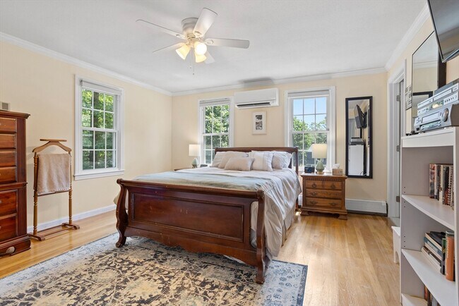 Building Photo - 13 Prospect St