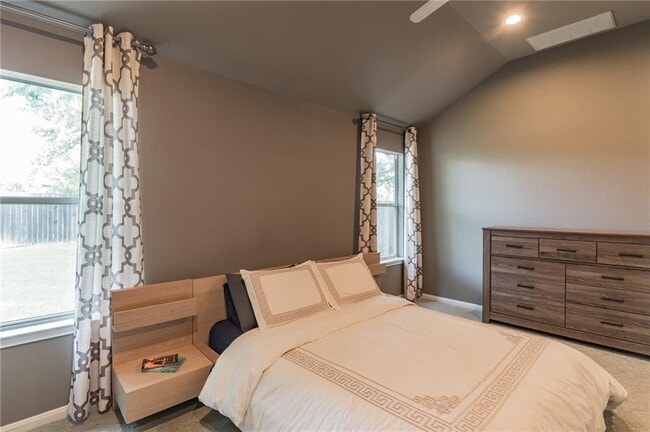 Building Photo - 403 Rosedale Blvd