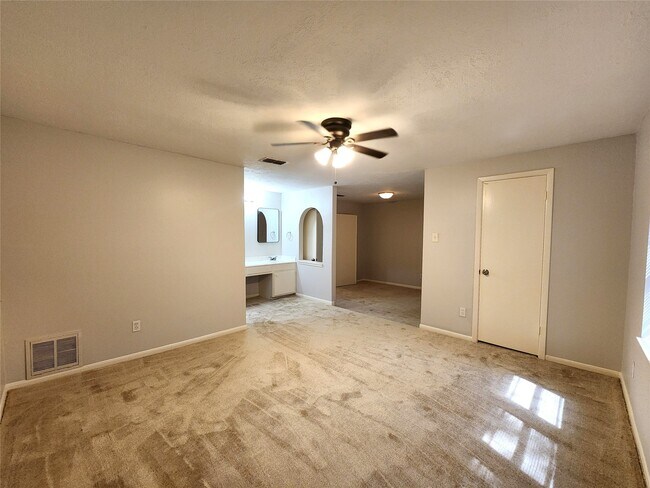 Building Photo - 2314 Stillmeadow Dr