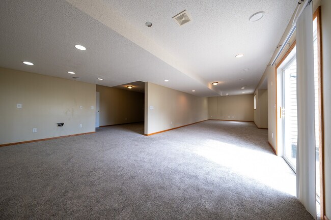 Building Photo - 10415 Ponds Way