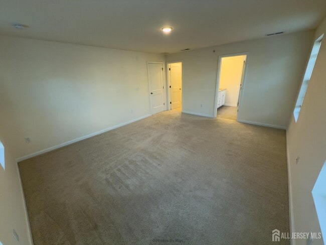 Building Photo - 246 Park Ln