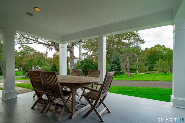 Building Photo - 198 Hemlock Hill Rd