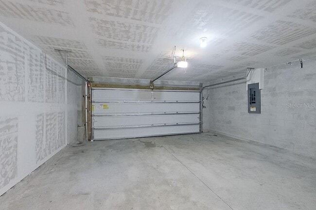 Building Photo - 1128 Hayes Ave S